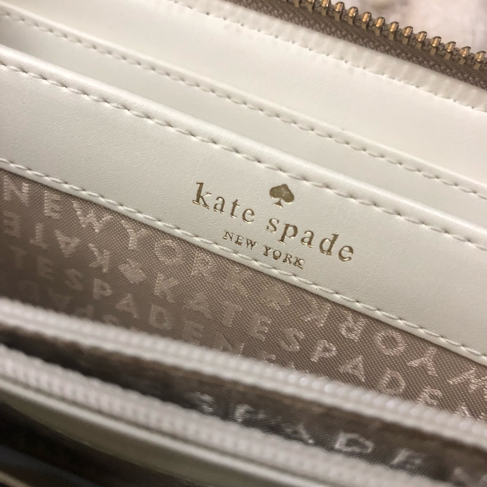 Kate Spade wallet - Picture 4 of 5